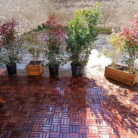 Superbe T2 avec grande terrasse en centre ville à 5 min à pieds des Arènes de Nîmes Esterno foto